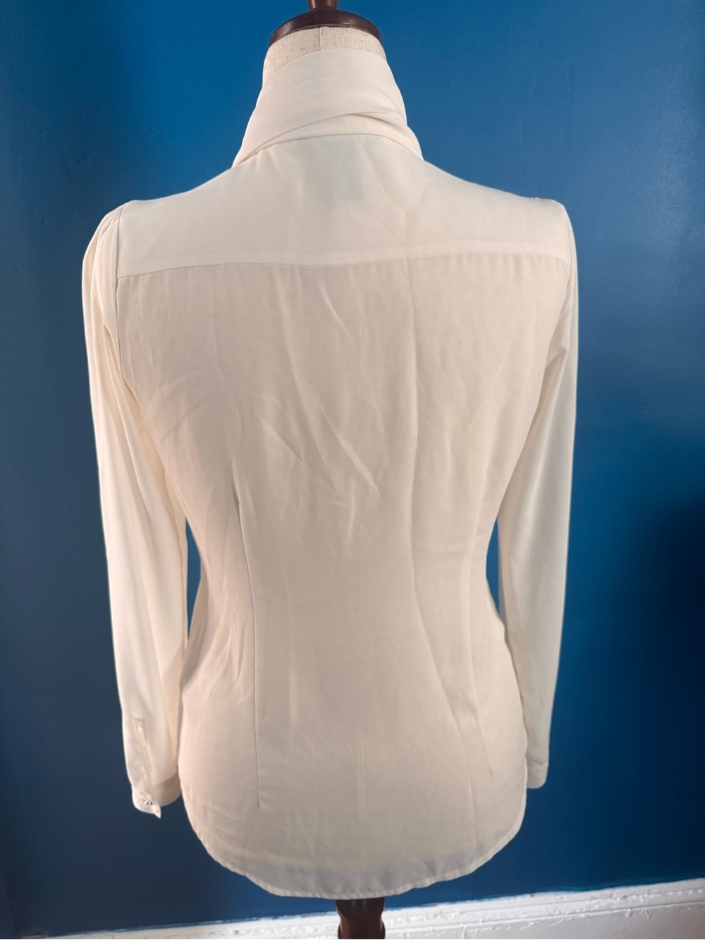 White House Black Market Ivory Bow-Neck Blouse, size 6 - Picture 2 of 6